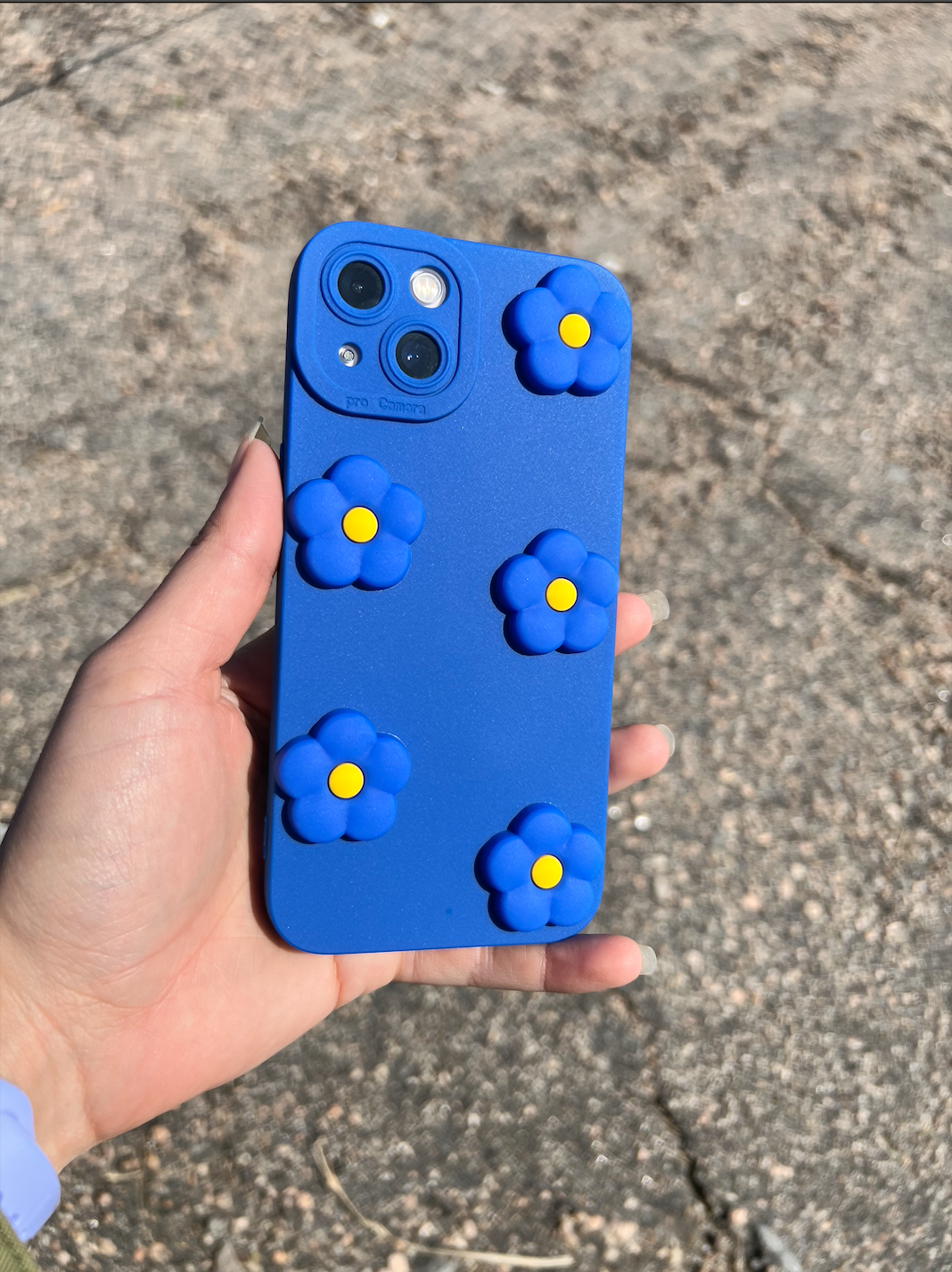 Case flowers blue
